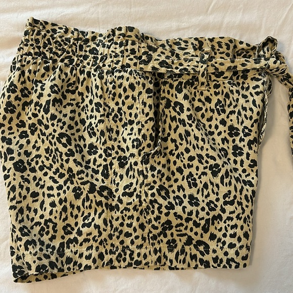 Jolt leopard print shorts. Size Medium - Picture 8 of 8